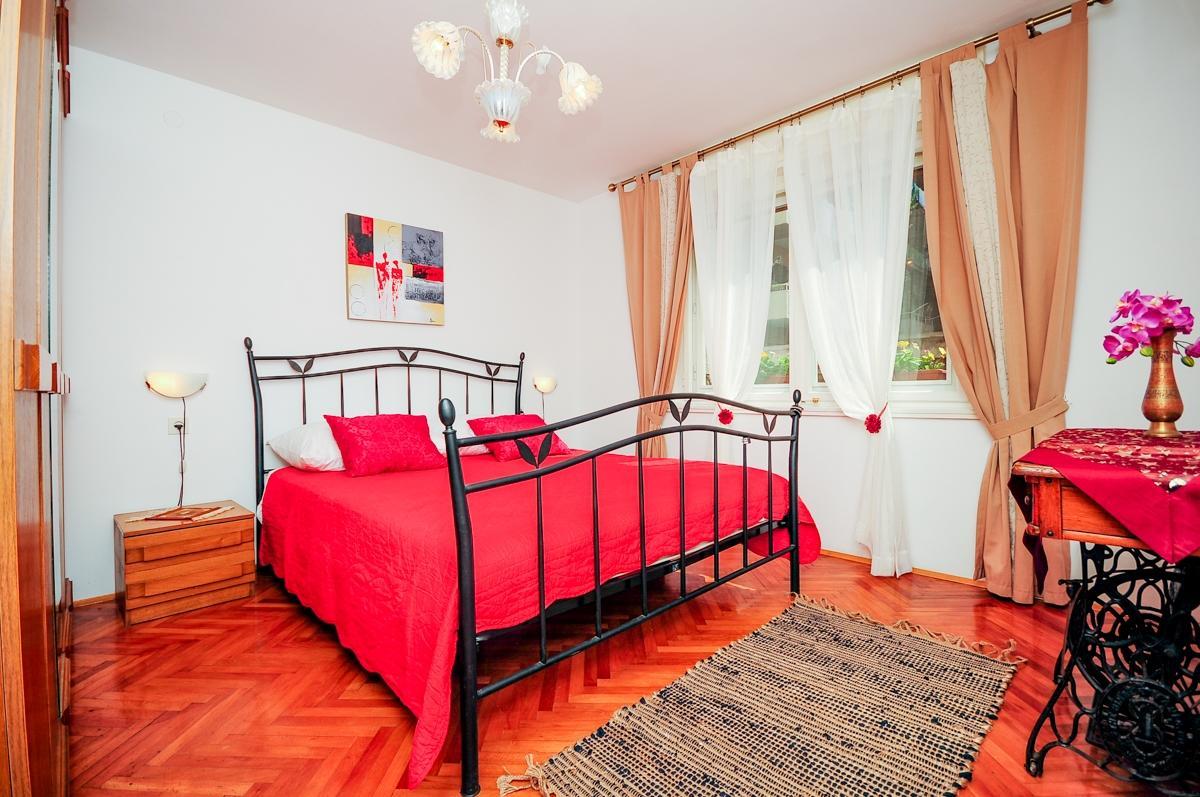 Apartments Crvena Orhideja Сплит Екстериор снимка